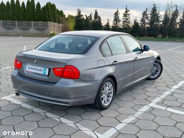 BMW Seria 3 318d - 22