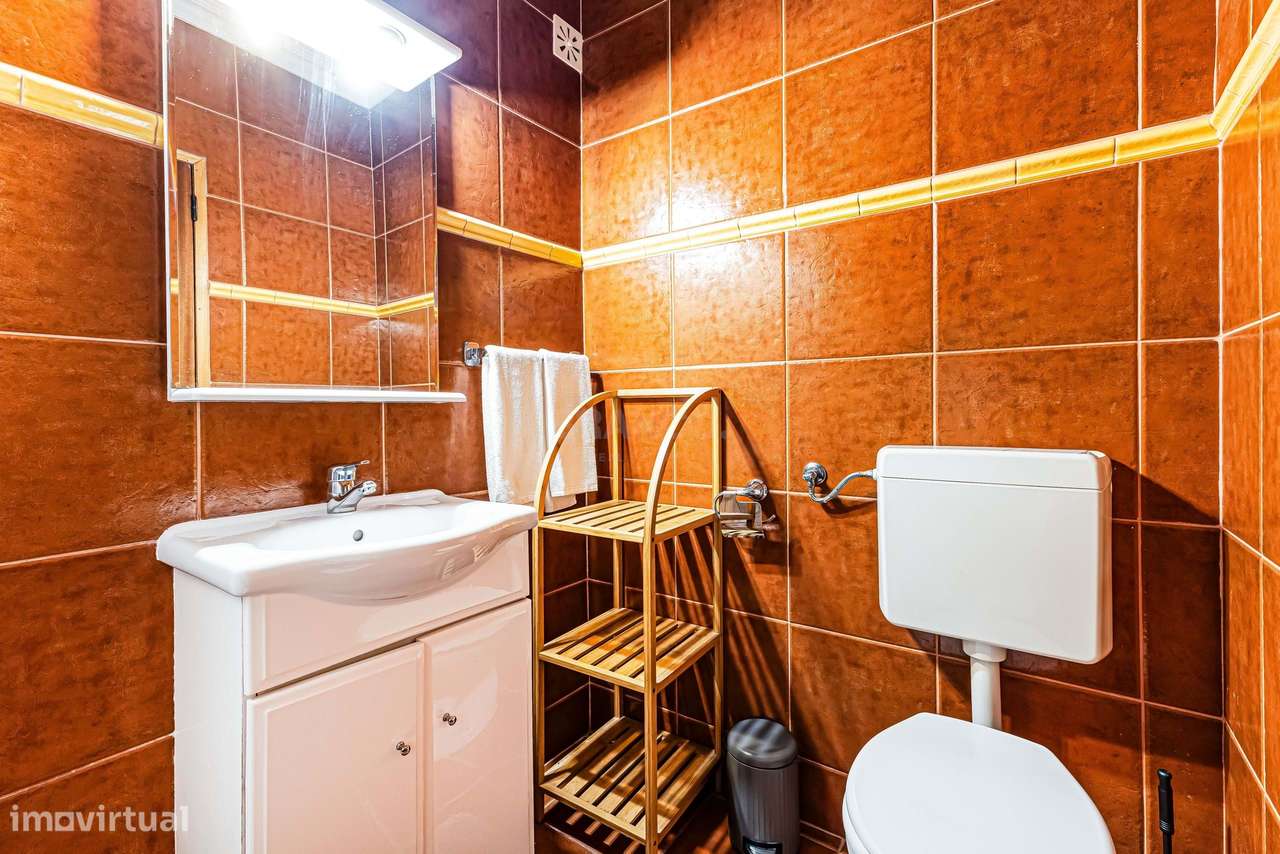 Casa geminada com caráter e vista para o mar em Burgau, Budens-16