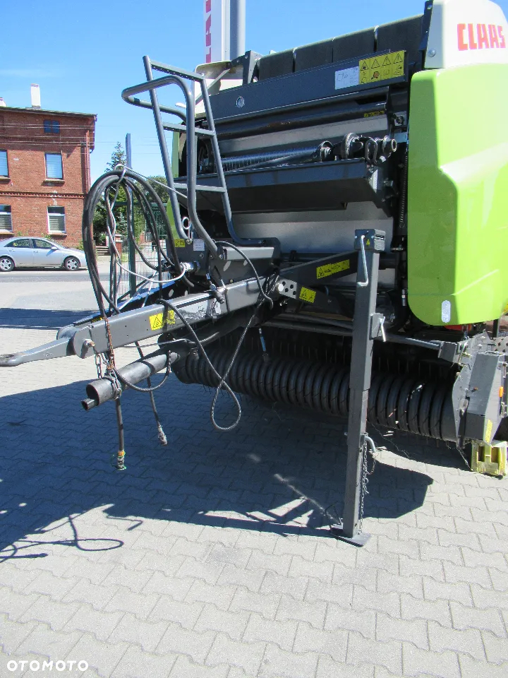 Claas VARIANT 360 - 12