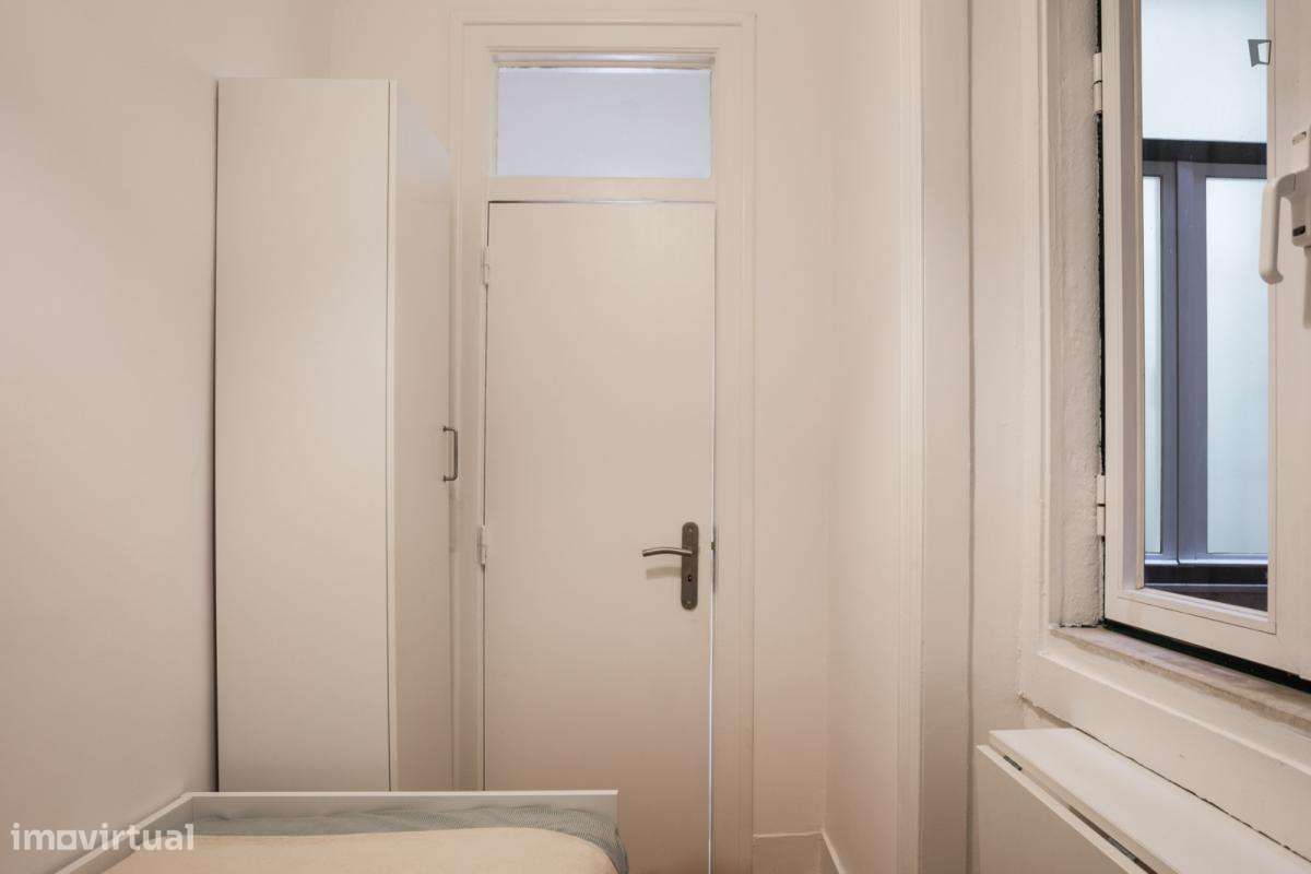 Quarto - localizado em Santos Lisbon - Grande imagem: 5/20