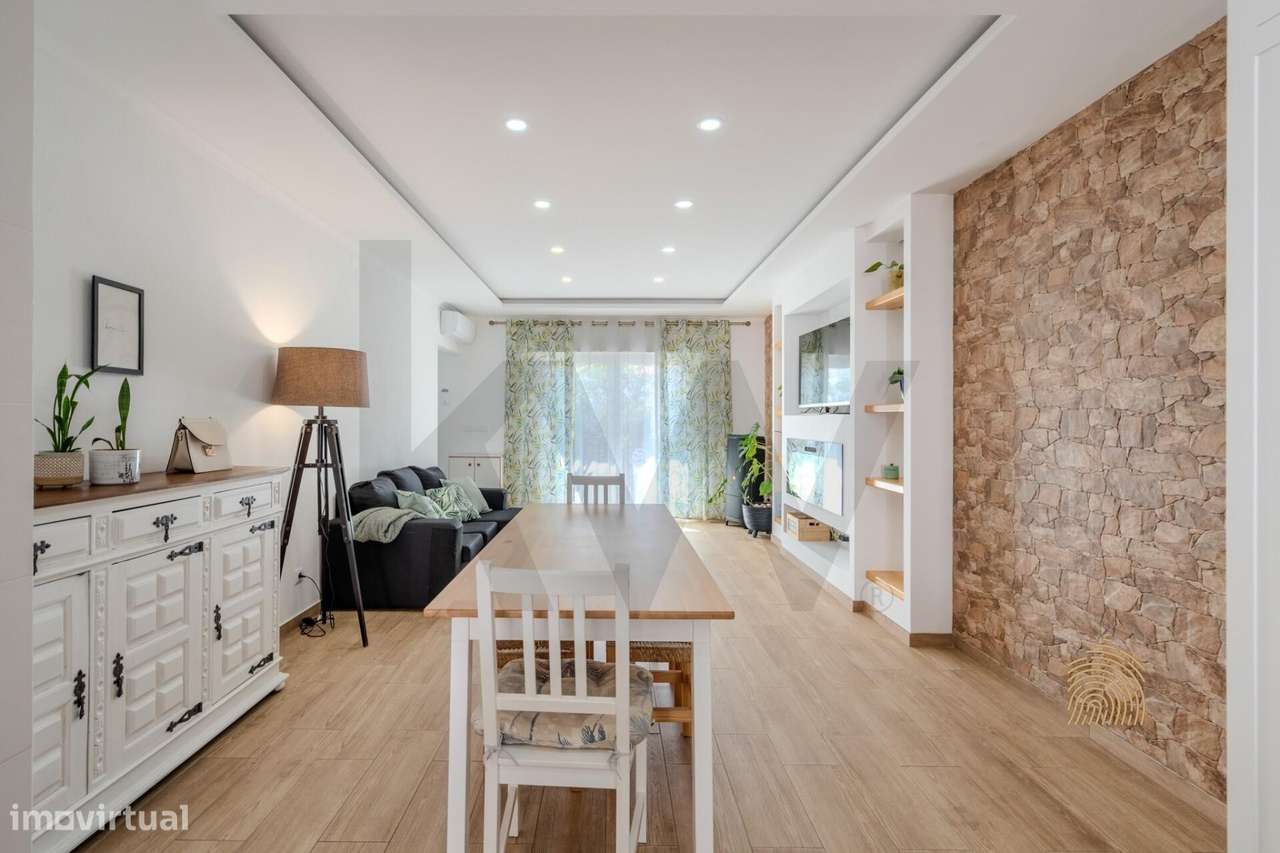 Moradia T4 remodelada com jardim, terraço e garagem | Vendas Novas-12
