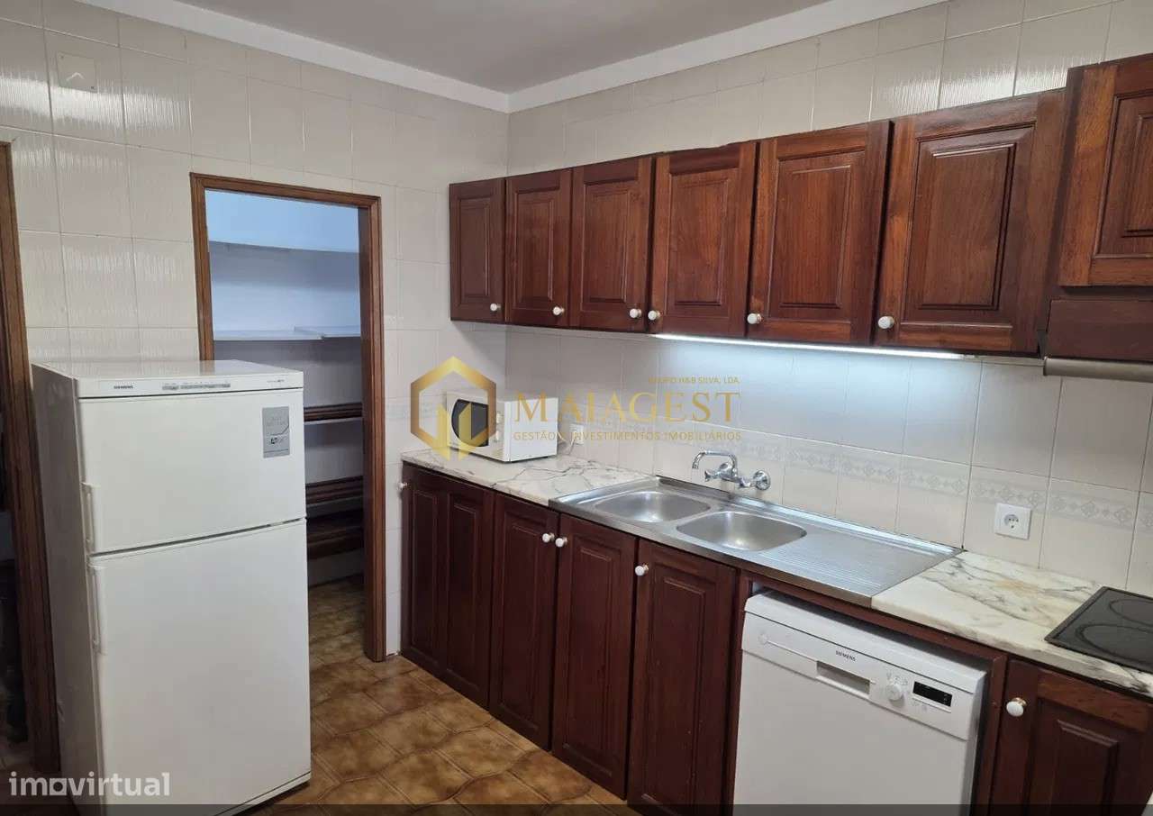 Apartamento T2 Renovado e Mobilado a 10 Minutos da Praia de Francelos - Grande imagem: 4/14