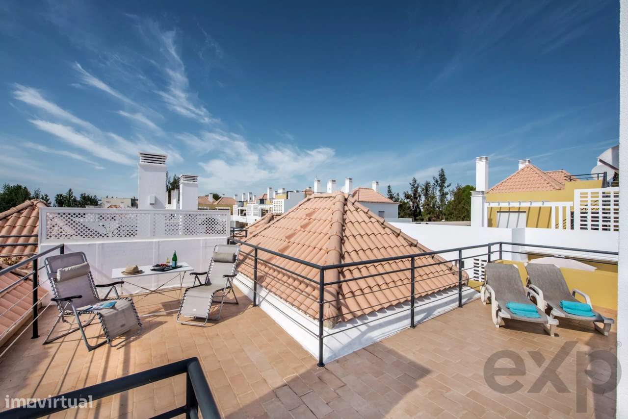 Viva ou Invista em Cabanas – T1 com Rooftop Privado e Piscina - Grande imagem: 2/24