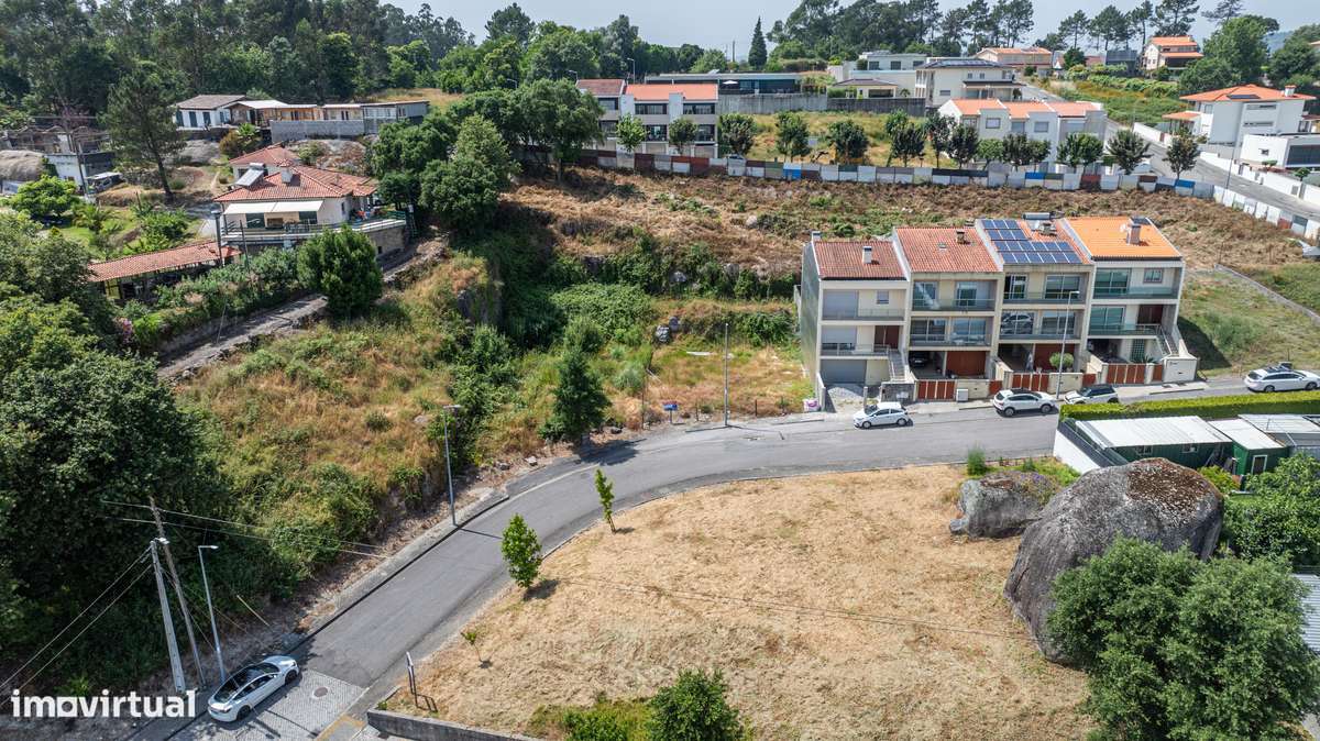 Lote para construção de moradia em banda - Grande imagem: 2/14