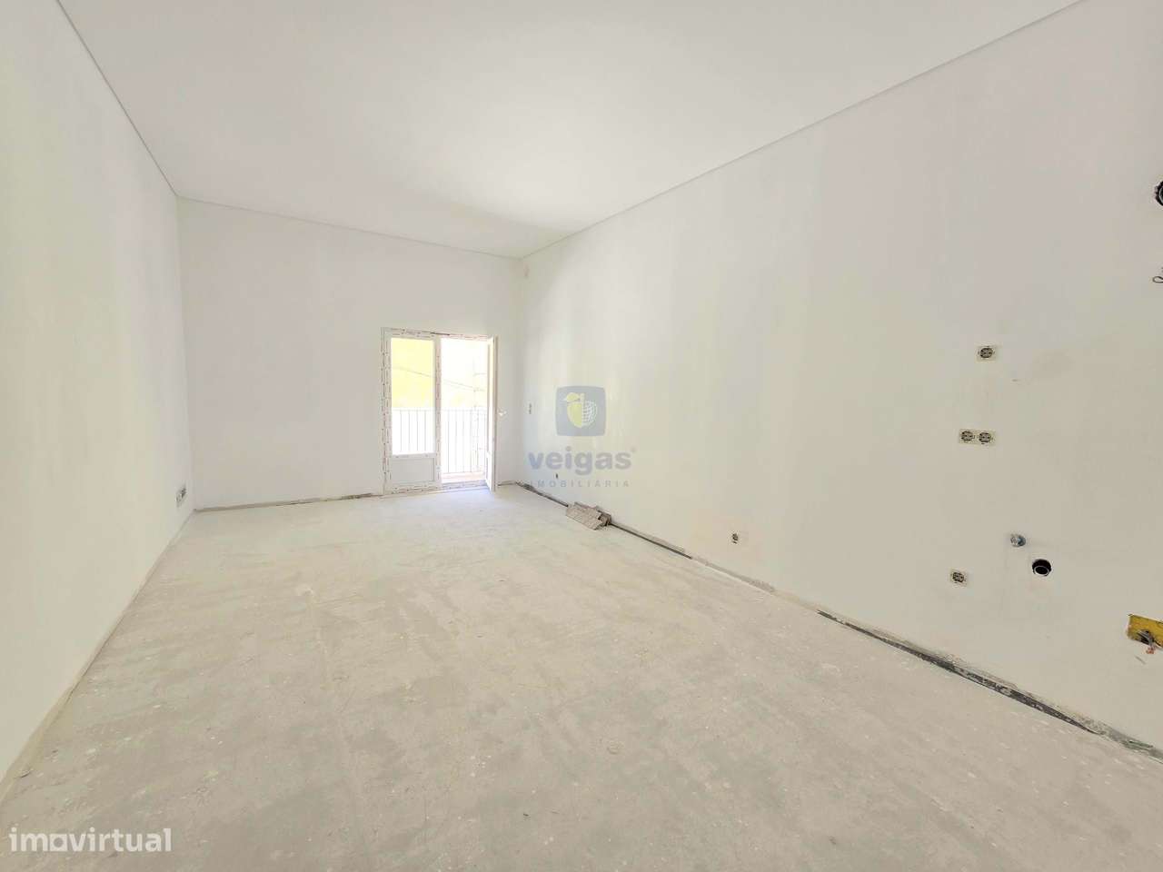 Apartamento T2 com terraço com duas frentes ao nível do RC no empreend - Grande imagem: 4/23