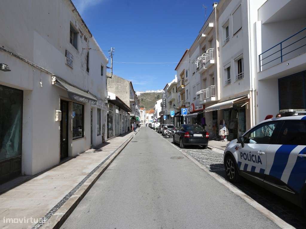 Apartamento T2 com terraço a dois passos da praia, no centro da Nazaré-19