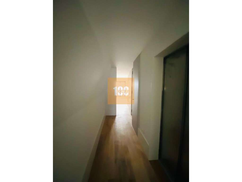 T2 com varanda - Mártires da Liberdade - Grande imagem: 2/25