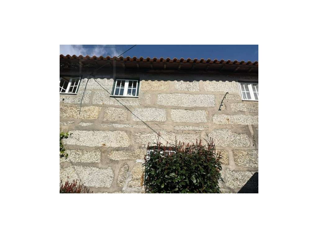 Condomínio com 6 Moradias V2 /V3 Mobiladas e Equipadas-13