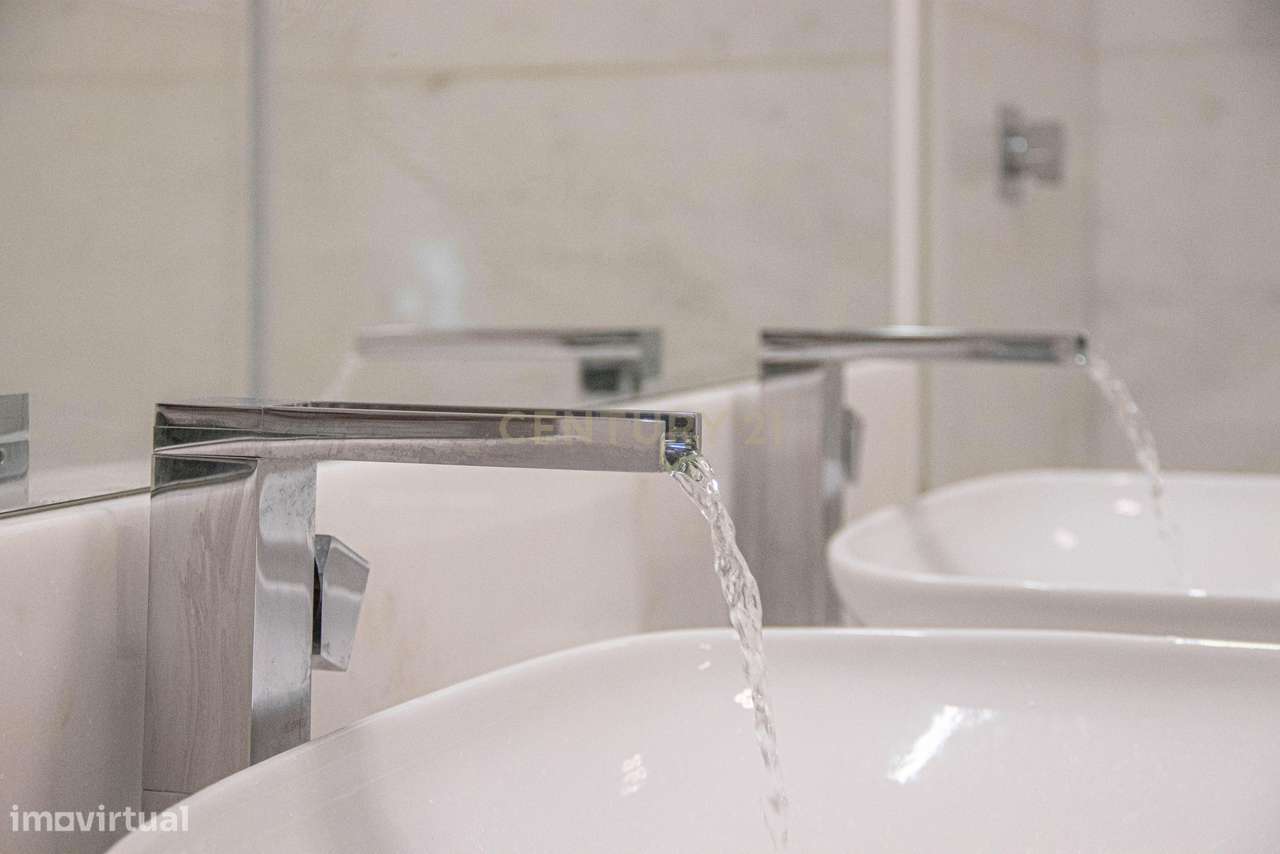 Apartamento T4 +1 com 272 m2 Vista Panorâmica em Lisboa e 3 Lugares de-34