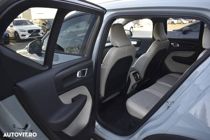 Volvo XC 40 D4 AWD Momentum - 31