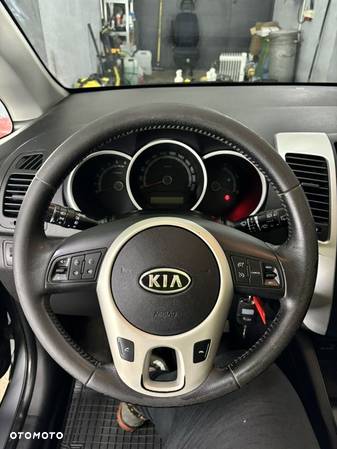 Kia Venga 1.4 CRDi 90 Attract - 14