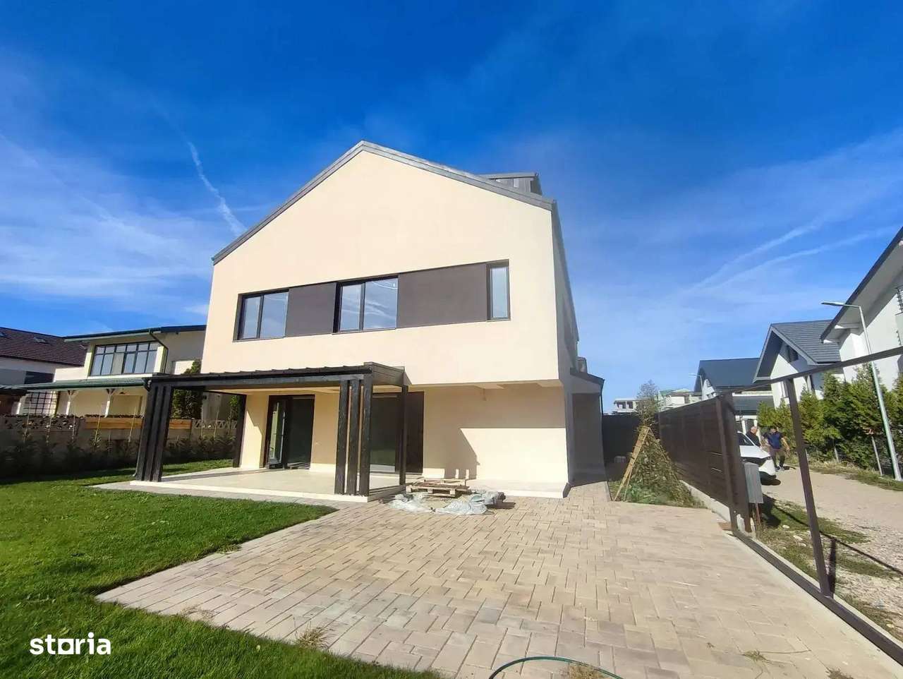 Casa 5 Camere Otopeni | Mansarda Mare | Premium | Semineu | Finalizata - Imagine principală: 4/19