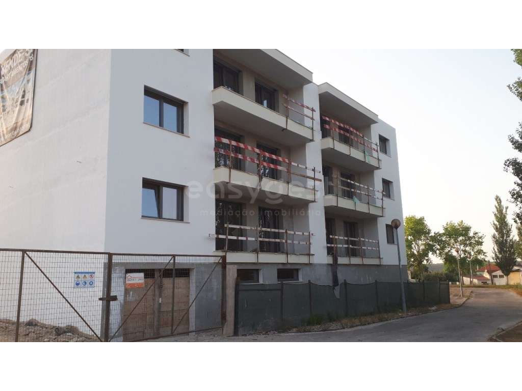 Apartamento T3 Moderno com box de garagem e espaço exterior no Amea... - Grande imagem: 4/6