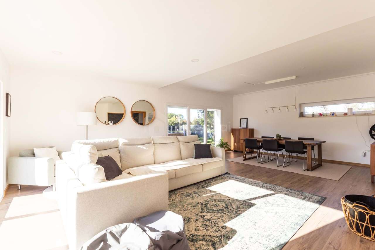 MORADIA T4 218M² EM TERRENO 1.044M² COM PISCINA EM CONDOMÍNIO GOLFE SA-12