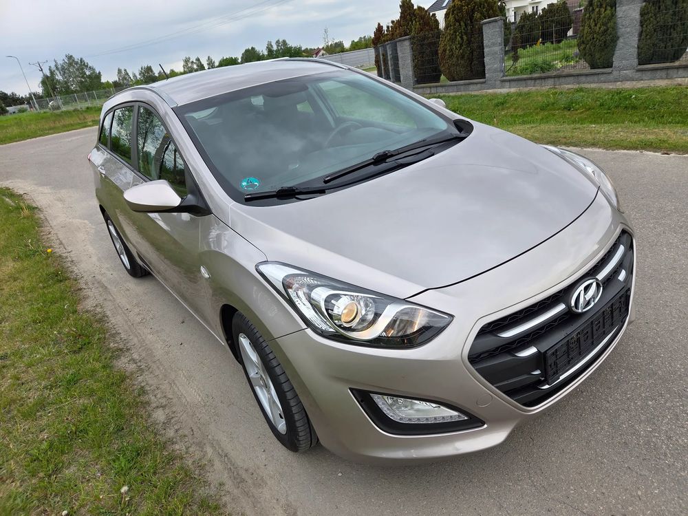 Hyundai i30 II blue 1.6 CRDi Trend 2015