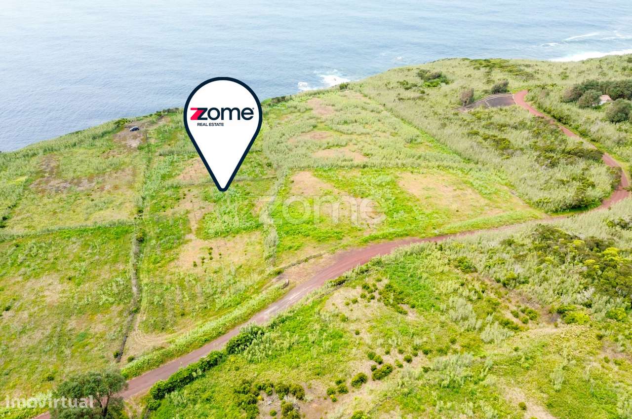 Terreno rústico com área total de 43.560 m², no Capelo - Grande imagem: 1/9