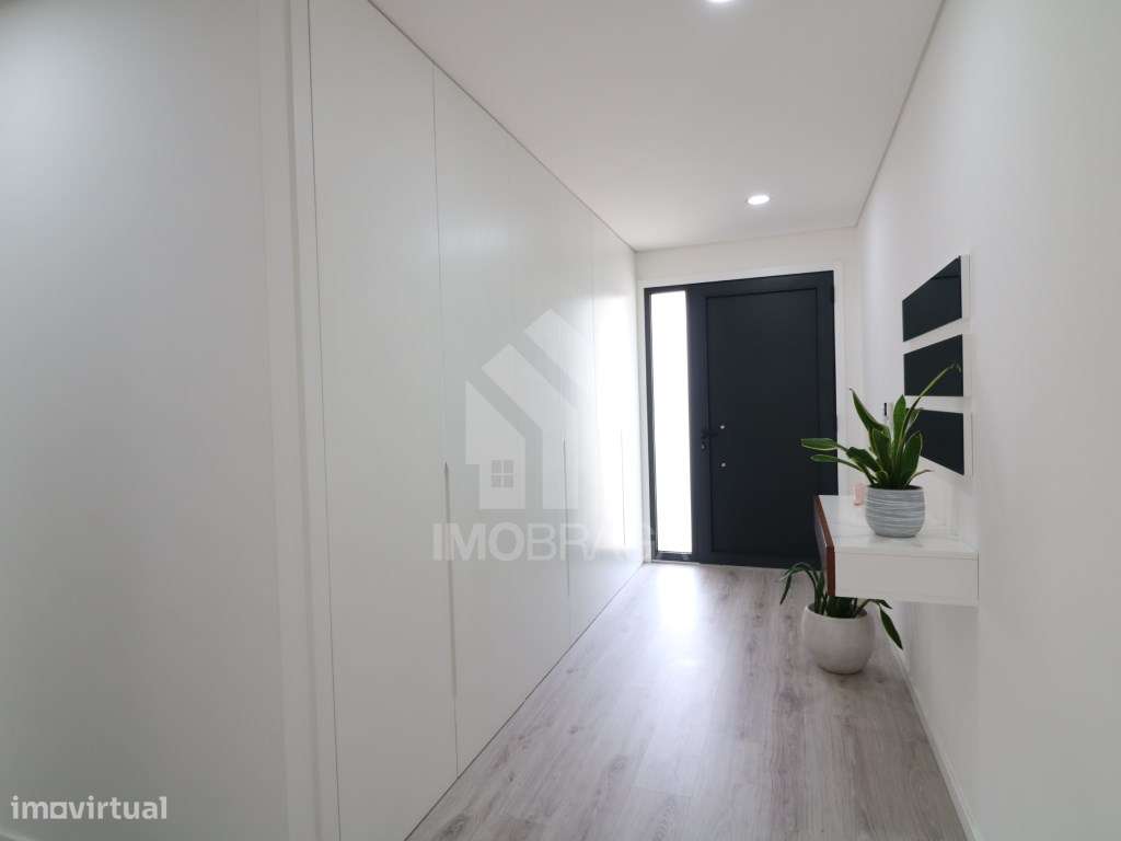 Venda Moradia Banda T3, em Esporões, Braga-7