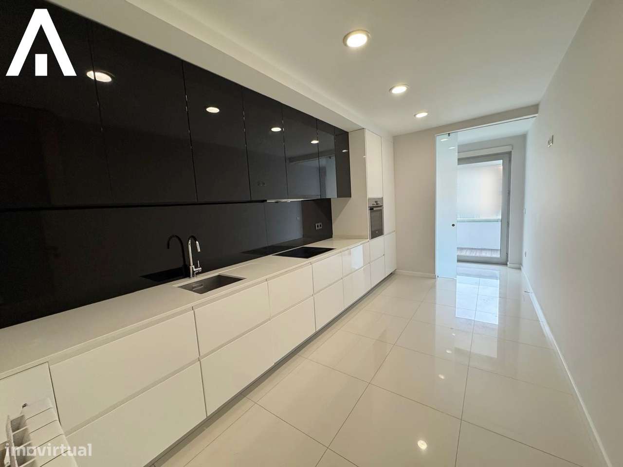 Apartamento T2 com garagem - Grande imagem: 2/10