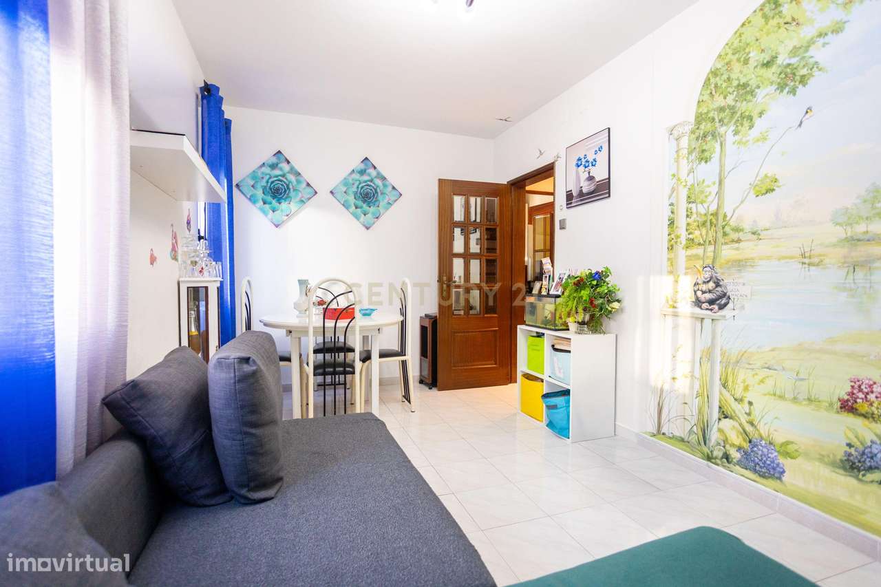 Apart. T2 com 61 m2 em Santo António dos Cavaleiros – Praceta Manuel F-9