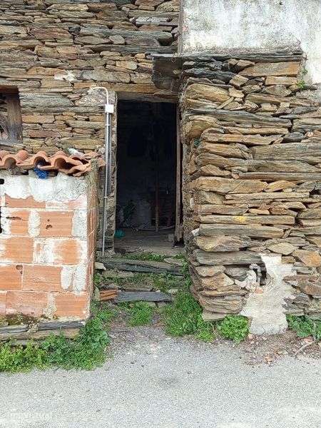 Vendo duas casas em Moncorvo - Grande imagem: 3/8