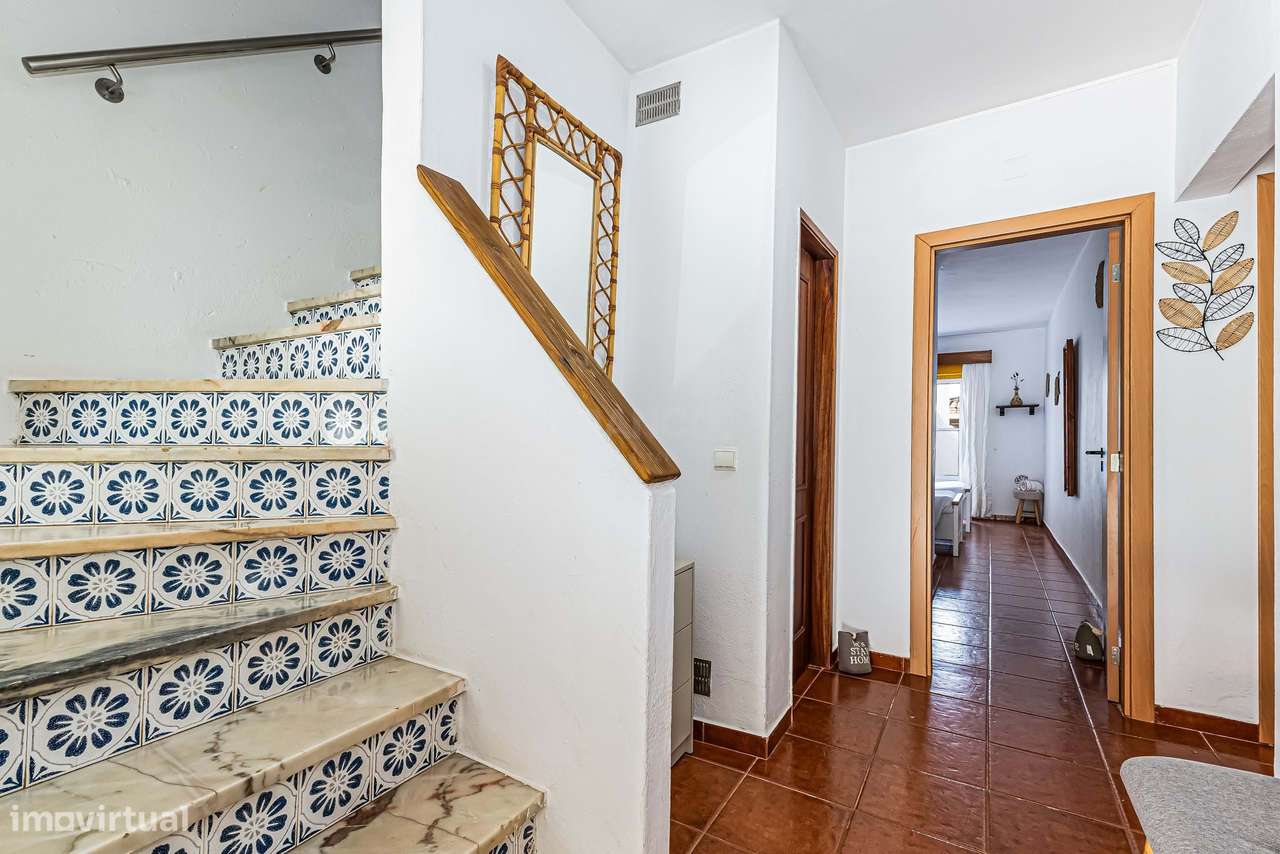 Casa geminada com caráter e vista para o mar em Burgau, Budens-24