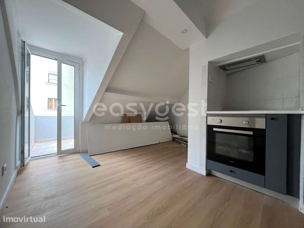 Estúdio com varanda, junto ao Miradouro da Graça em Lisboa - Grande imagem: 2/18