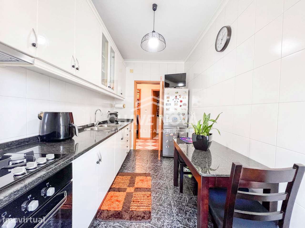 Apartamento T2 c/ Lugar de Garagem em Santa Marinha (Candal) - Grande imagem: 4/22