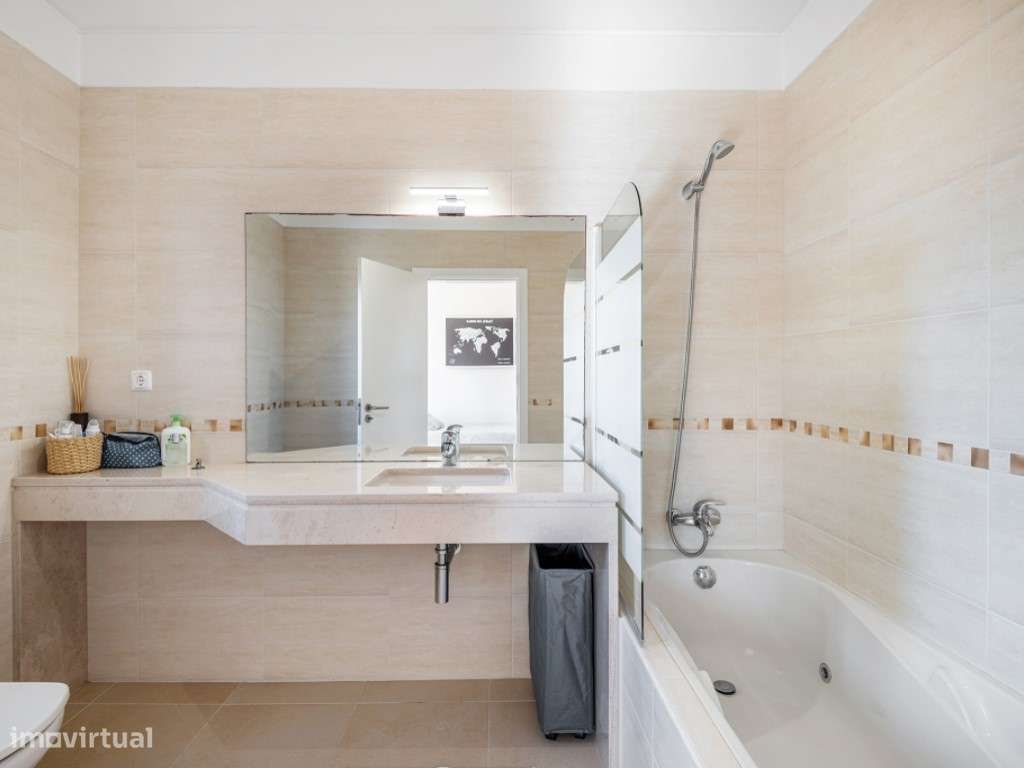 Moradia T3 com piscina, jardim, garagem e vista no Praia d'el Rey B...-28