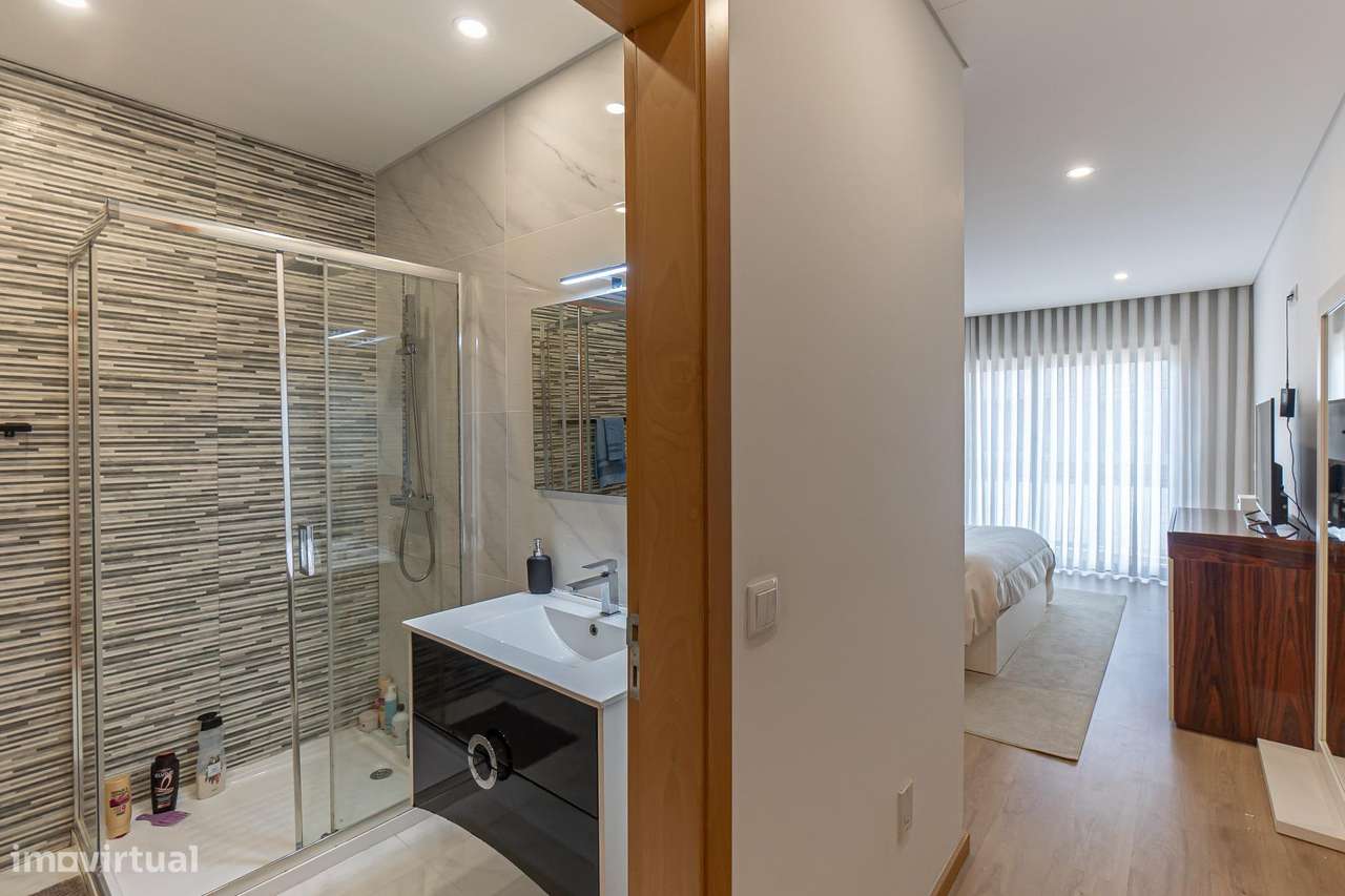 Moradia T3 em Lousada | Terraço e Garagem-12