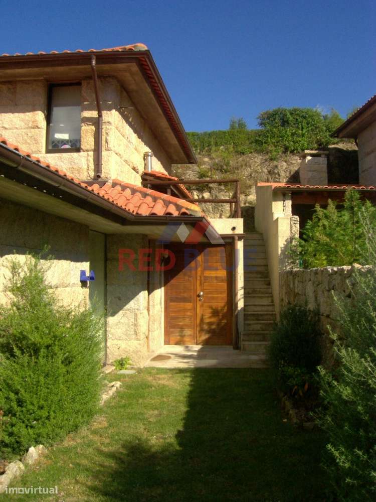 MORADIA T3+1, COM PISCINA, BARRAGEM DA CANIÇADA, GERÊS-11