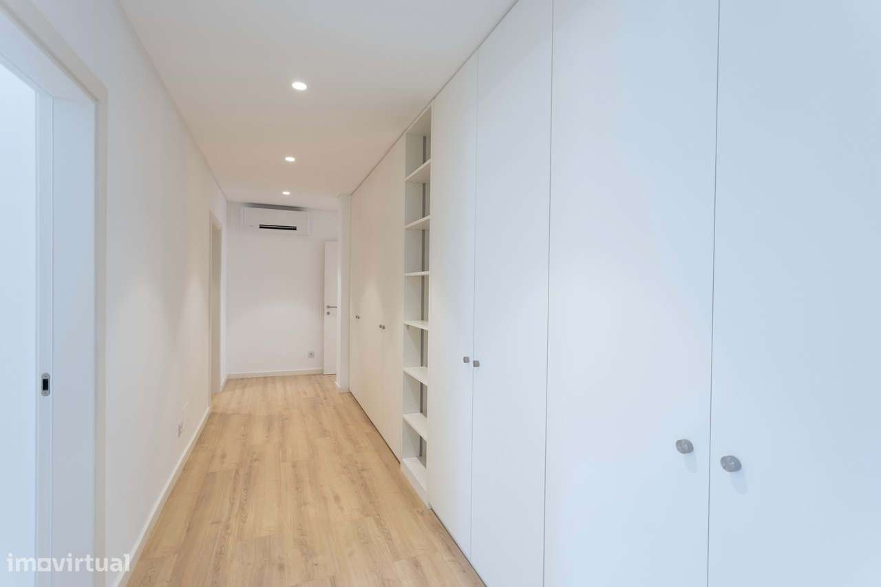 Moradia T6 com Piscina, Vista Mar e Terreno de 3.920 m² | Azoia, Sintr-39