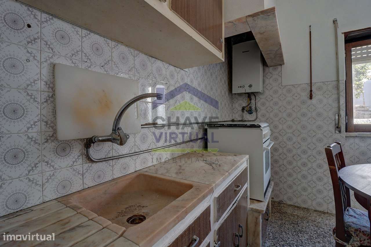 Moradia V3 com garagem e anexo  – Concelho Torres Vedras-15