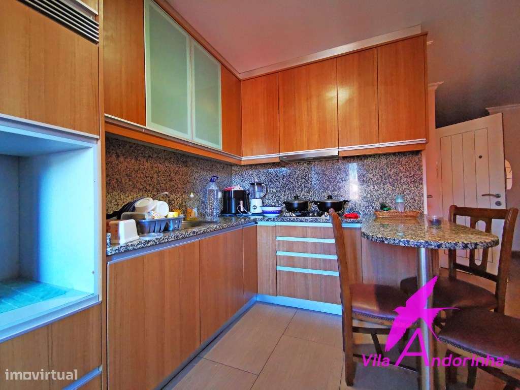 Prédio no centro histórico de Viana-10