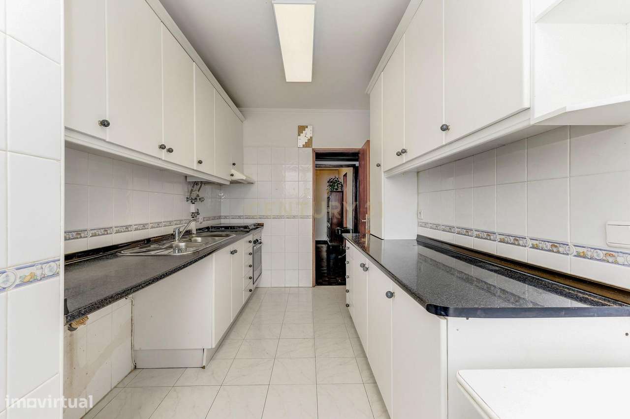 T3 luminoso na Amadora, a passos de Benfica - Grande imagem: 5/21