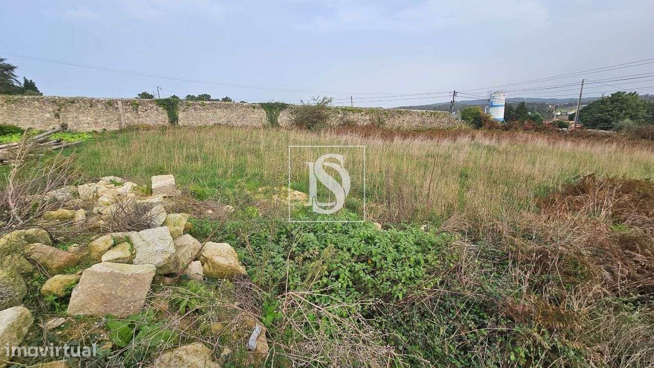 Terreno com 1161 m² para construção em Touguinhó - Grande imagem: 1/11