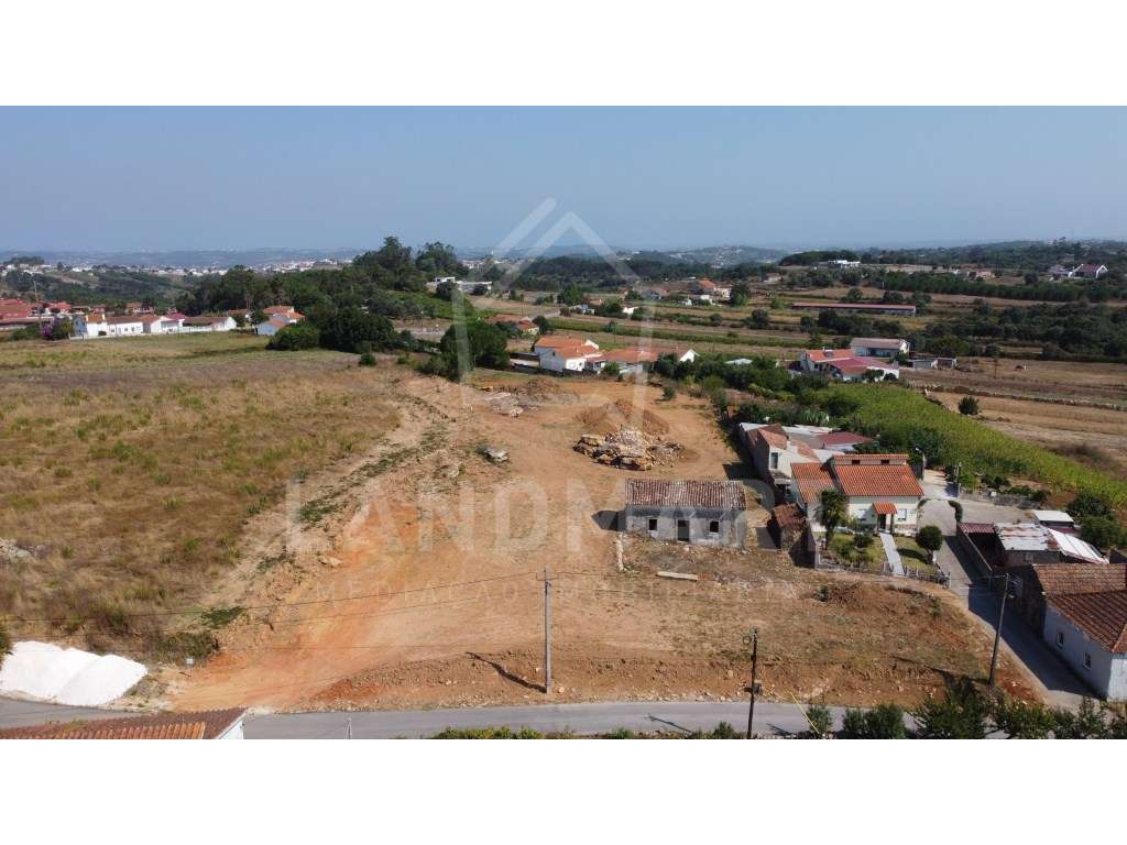 Moradia e Terreno - Turquel-1