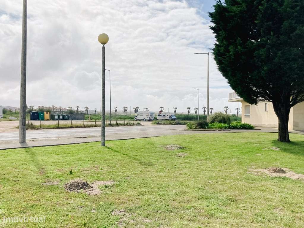 Apartamento T2 Junto à Praia da Consolação - Grande imagem: 3/19