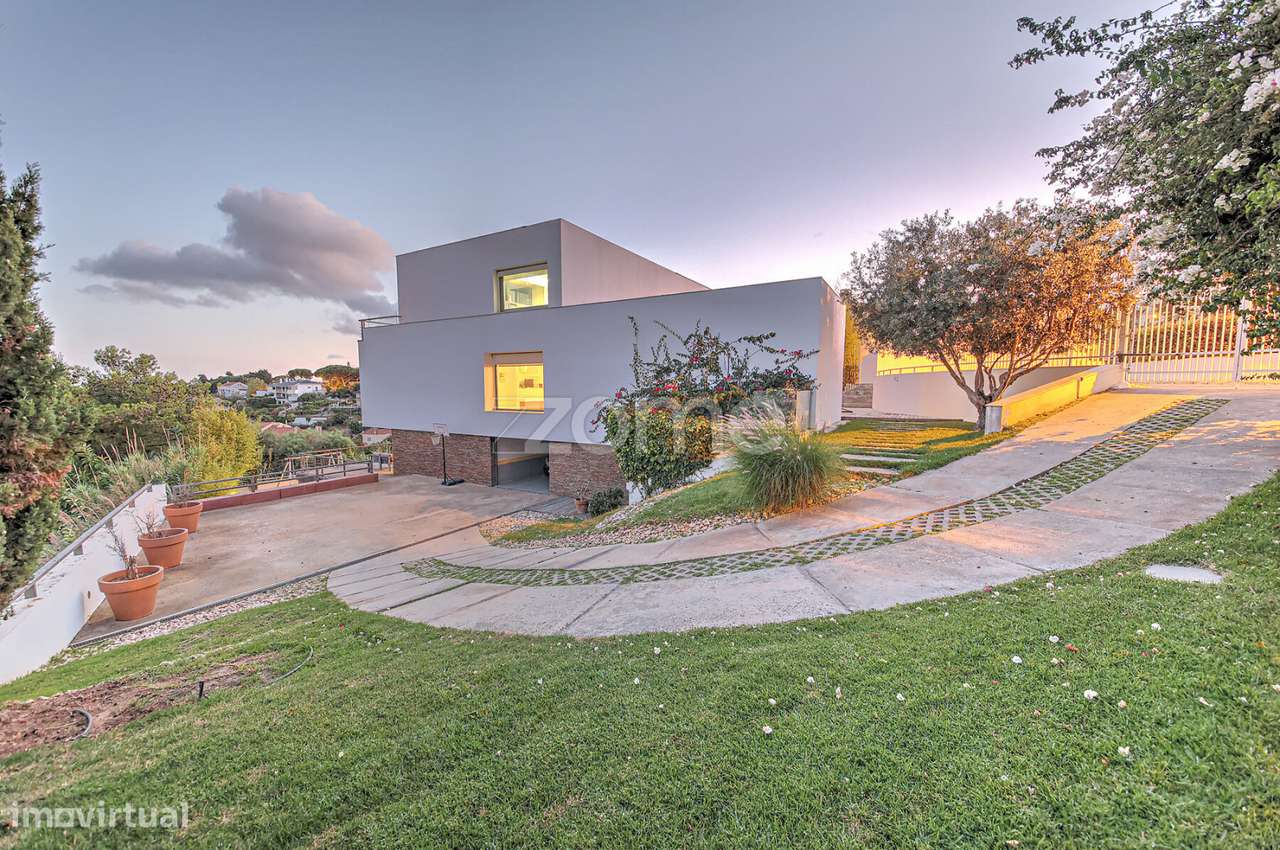 Exclusiva Moradia de Luxo T5+1 com Vista Mar | Lote de 960 m²-1