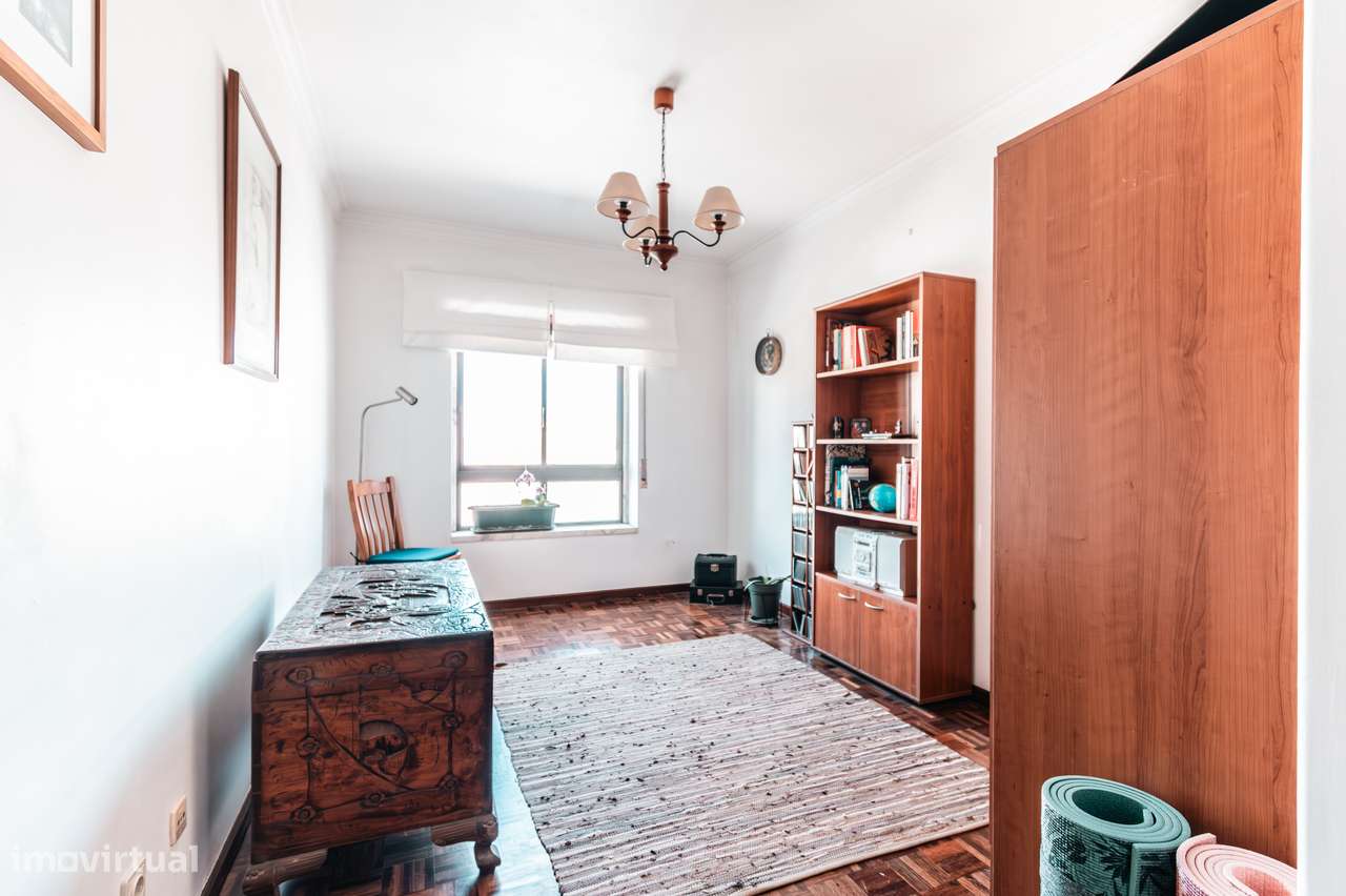 Espaçoso apartamento T3 em Mem Martins-18