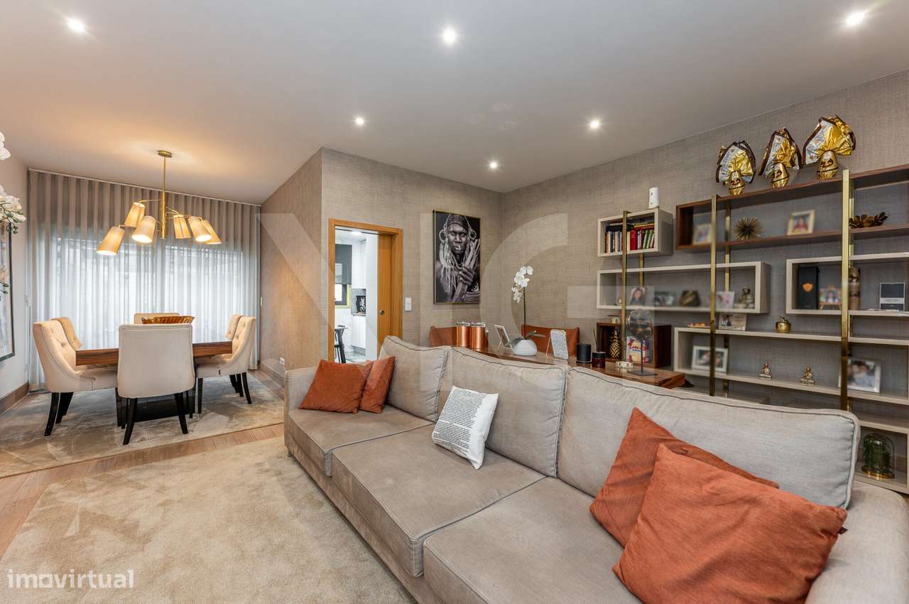 Moradia T3 com pátio, anexos e garagem em Paranhos - Porto-16