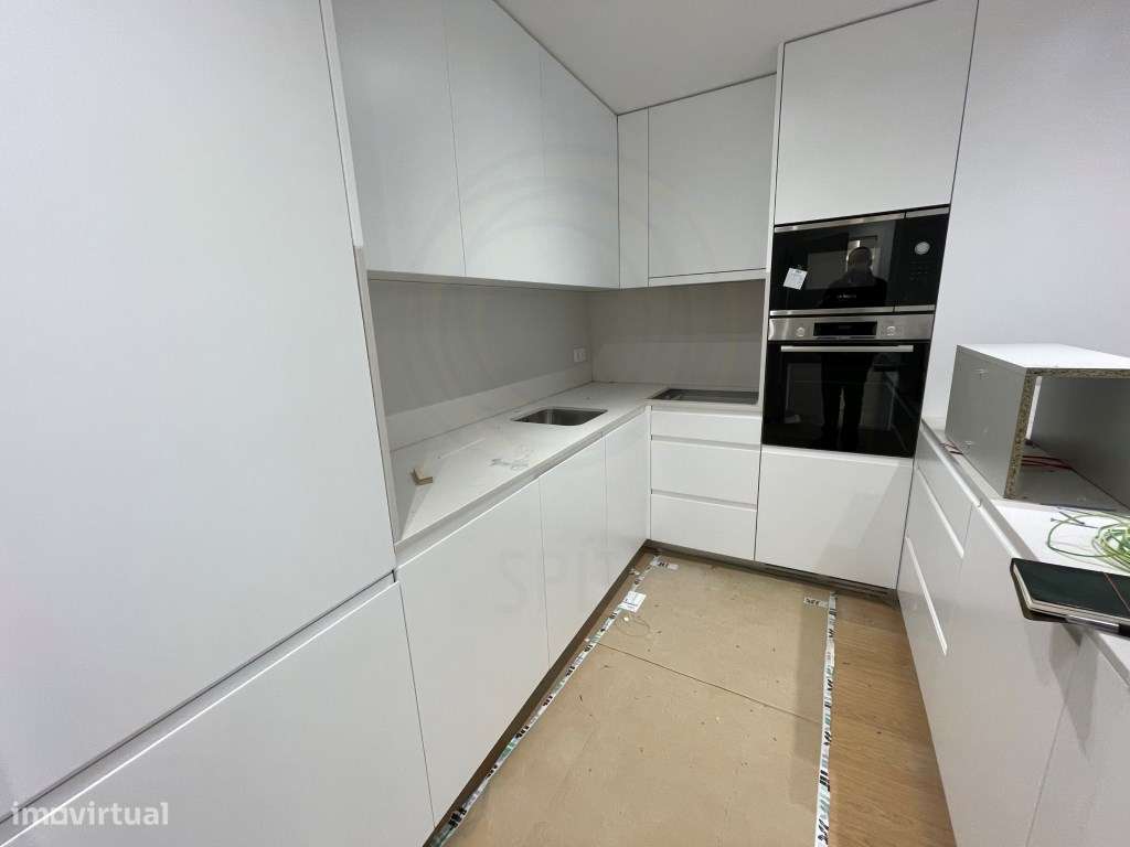 Apartamento T1 com Garagem em Vila Nova de Gaia-0