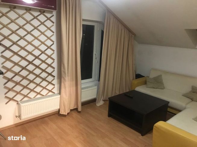 Vand apartament zorilor