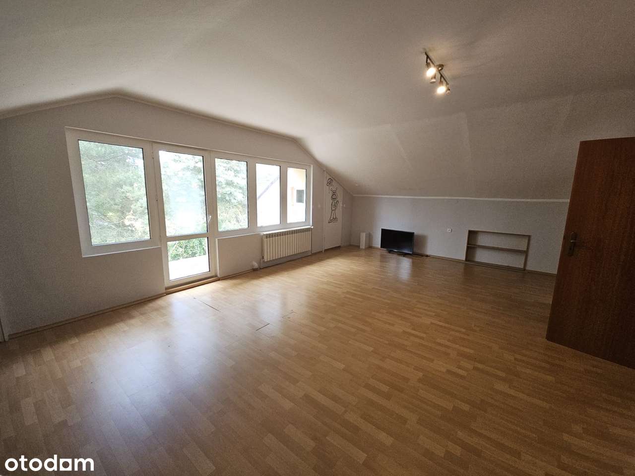 Dom parterowy z użytkowym poddaszem-8