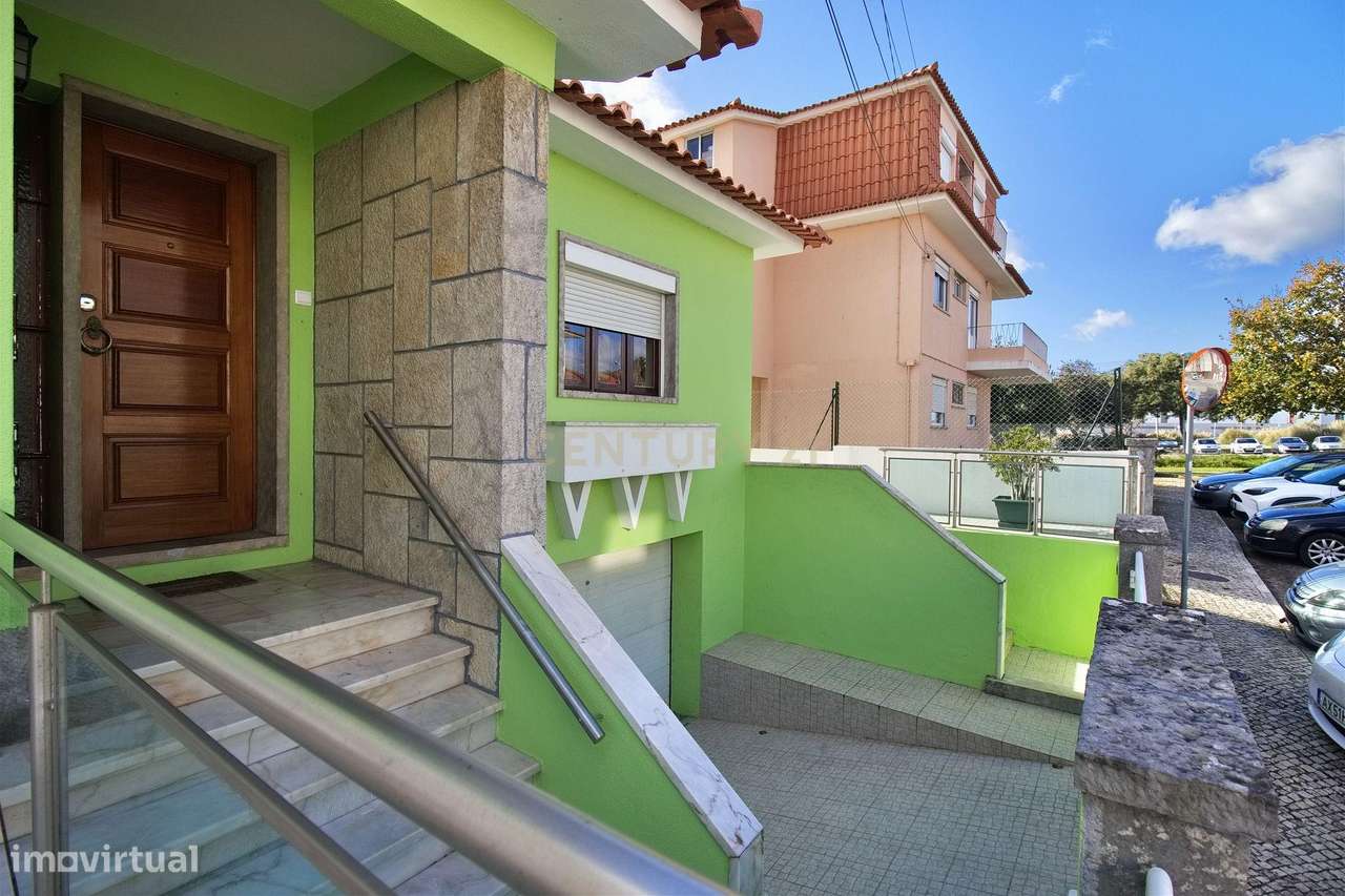 Moradia Térrea, isolada, com Terreno adjacente num total de 1107 m2, - Grande imagem: 5/38