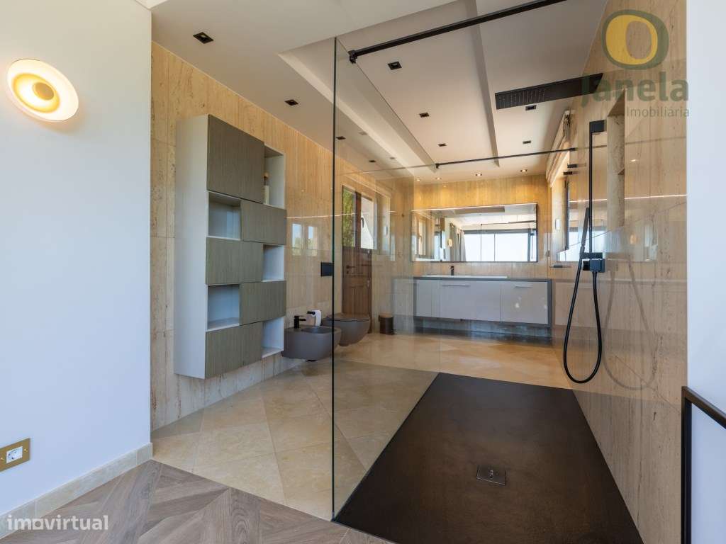 Encantadora Moradia T5 com vista Mar e Golfe, inserida num cenário ...-31