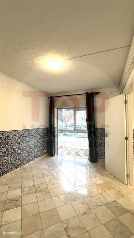 Apartamento T4 com elevador no centro de Faro - Grande imagem: 5/21