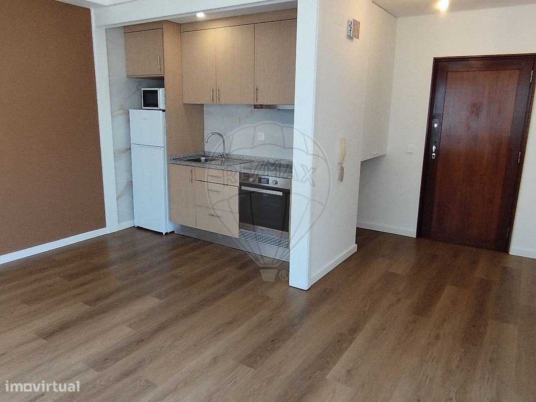 Apartamento T0 para arrendamento - Grande imagem: 1/12