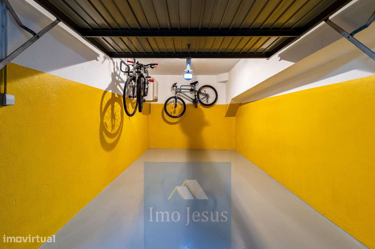 Apartamento T2+1 Triplex Canelas-18