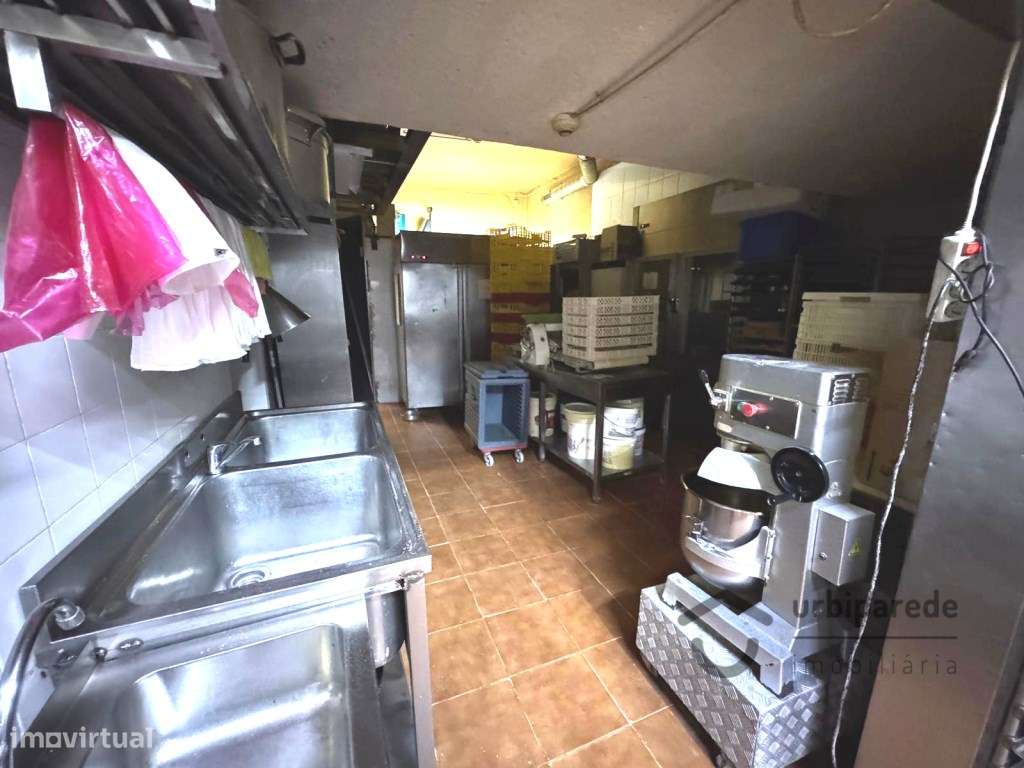 Espaço comercial com 220 m2, em Oeiras.-10
