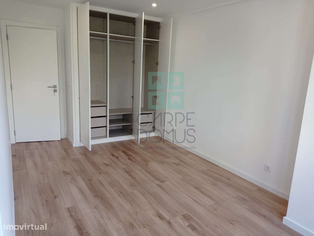 Apartamento T3 , remodelado, no Lumiar - Lisboa-36